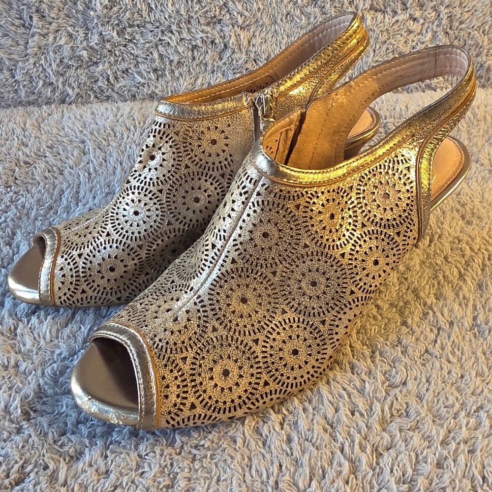 Nurture Gold Laser Cut Slingback Peep Toe Heels Dressy Party Shoes Size 10M‎